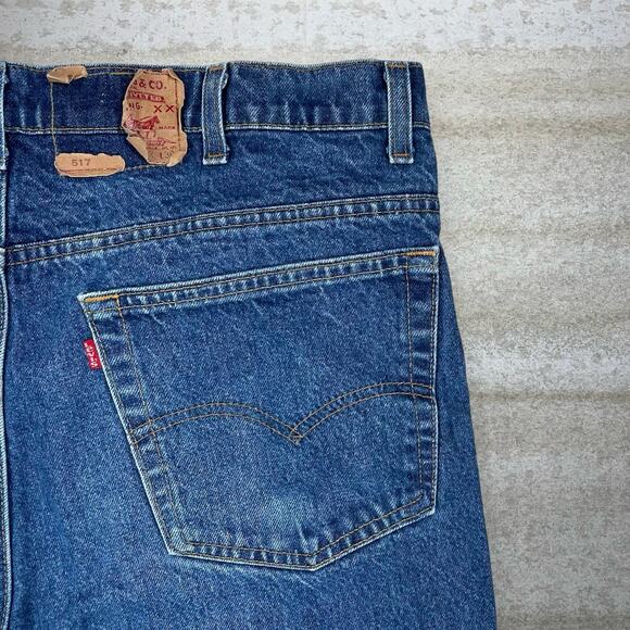 Vintage Levis 517 Jeans Bootcut Flared Fit Medium Wash Denim Made in USA 80s - Picture 3 of 6